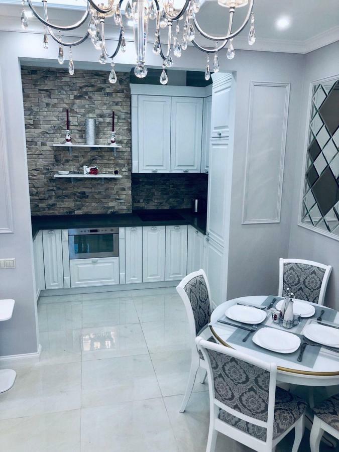 White Apartments In Arcadia Odesa Exterior foto